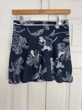 Athleta Navy Floral Skort with White Flower Print